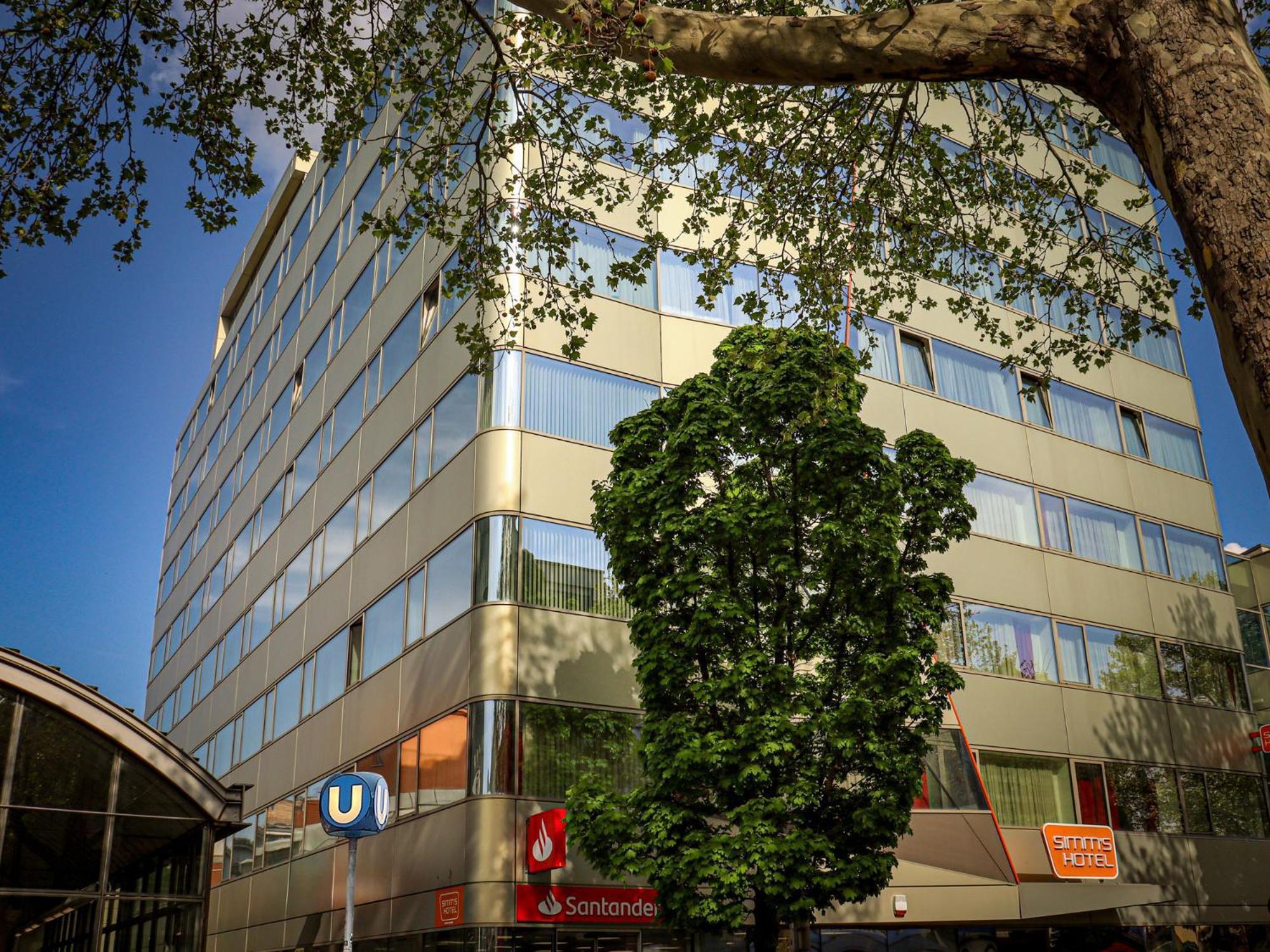 Hotel Simm's - Cityhotel Next To Metro U3 4*